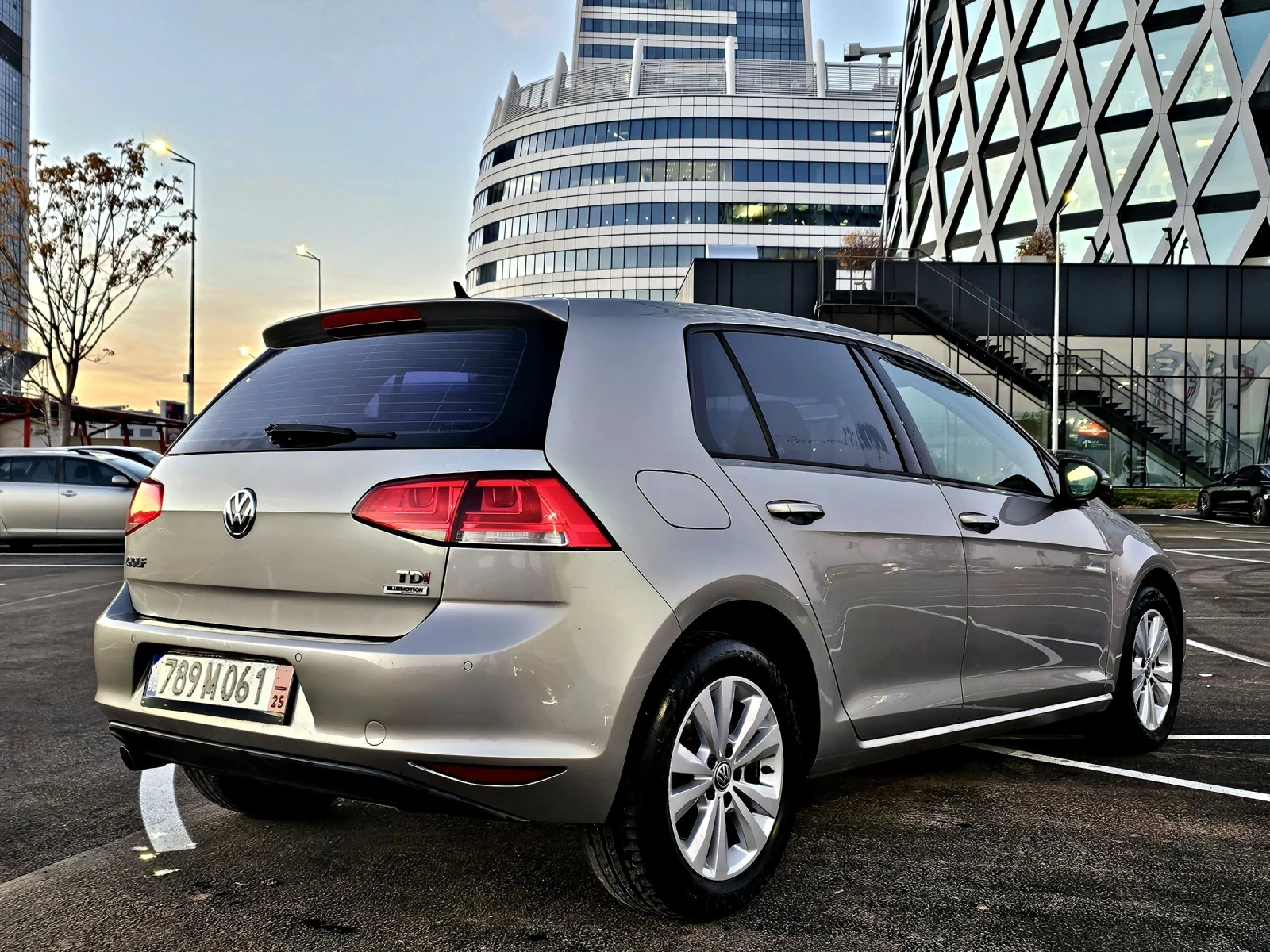 VW Golf 7 DSG /1.6tdi /110.. / Distronic + / Navi  | Mobile.bg   6