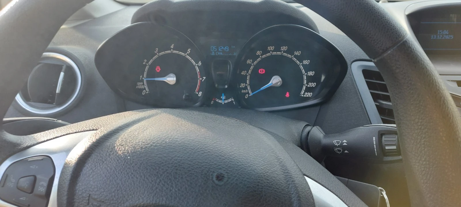 Ford Fiesta 1, 0 - изображение 10