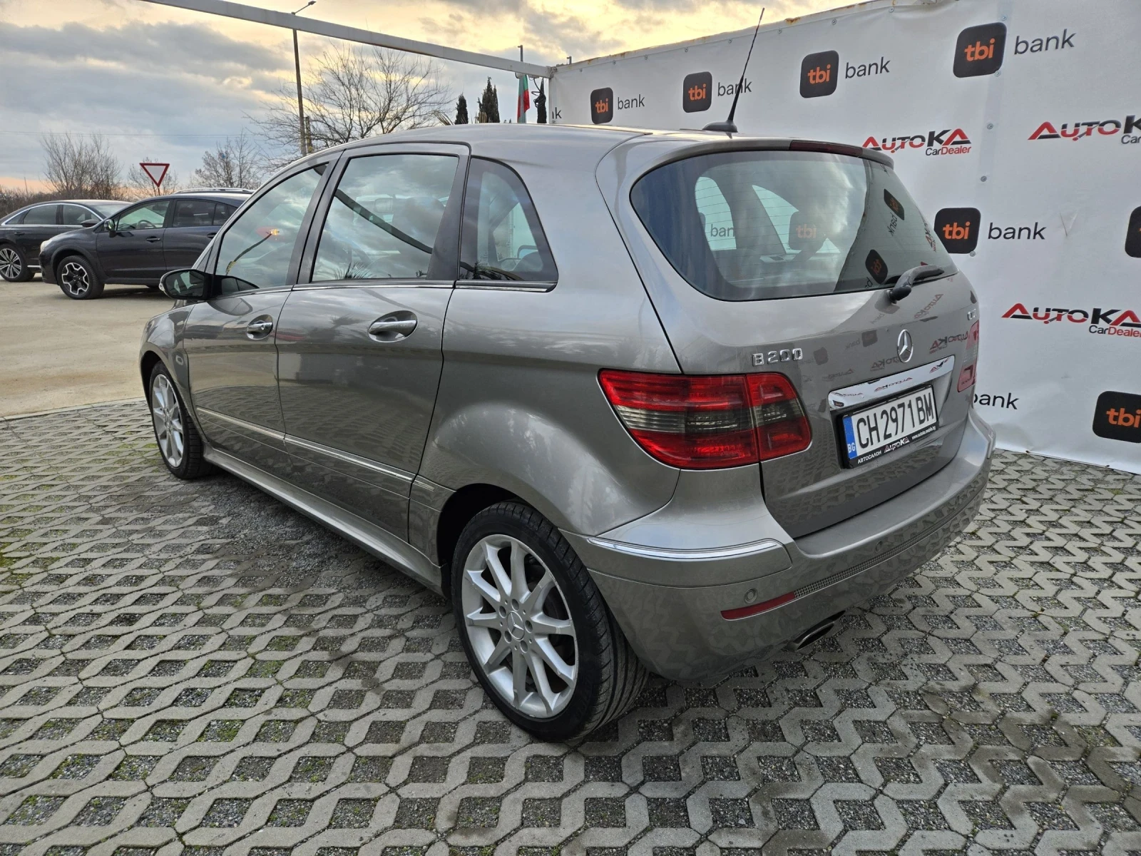 Mercedes-Benz B 200 2.0CDI-140кс= АВТОМАТ= SPORT= КЛИМАТРОНИК - изображение 5