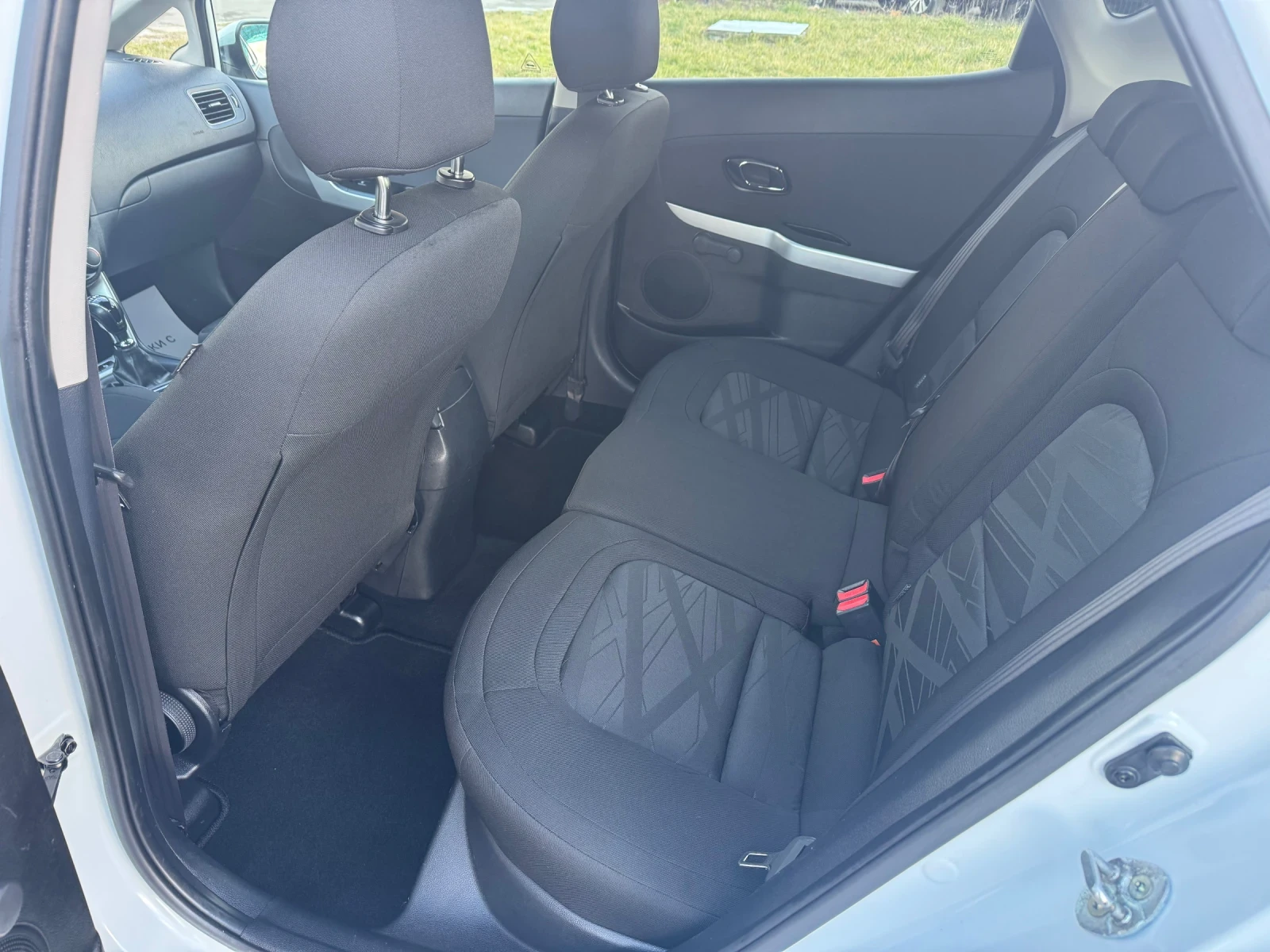 Kia Ceed 1.6CRDi Euro 5b - изображение 10