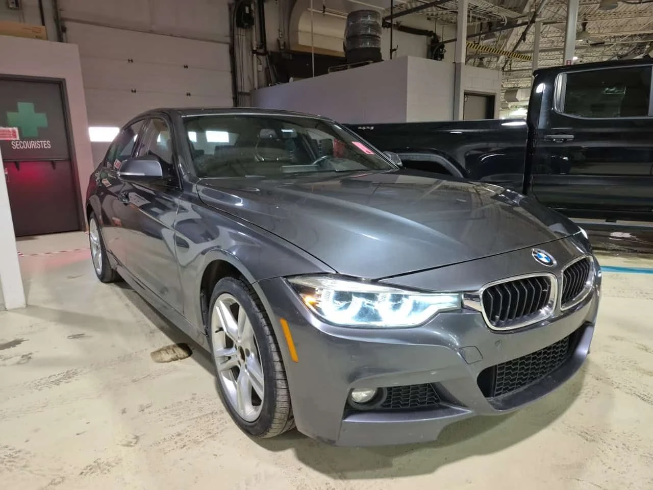 BMW 330 330I XDRIVE  CARFAX | Mobile.bg � ����������� 2