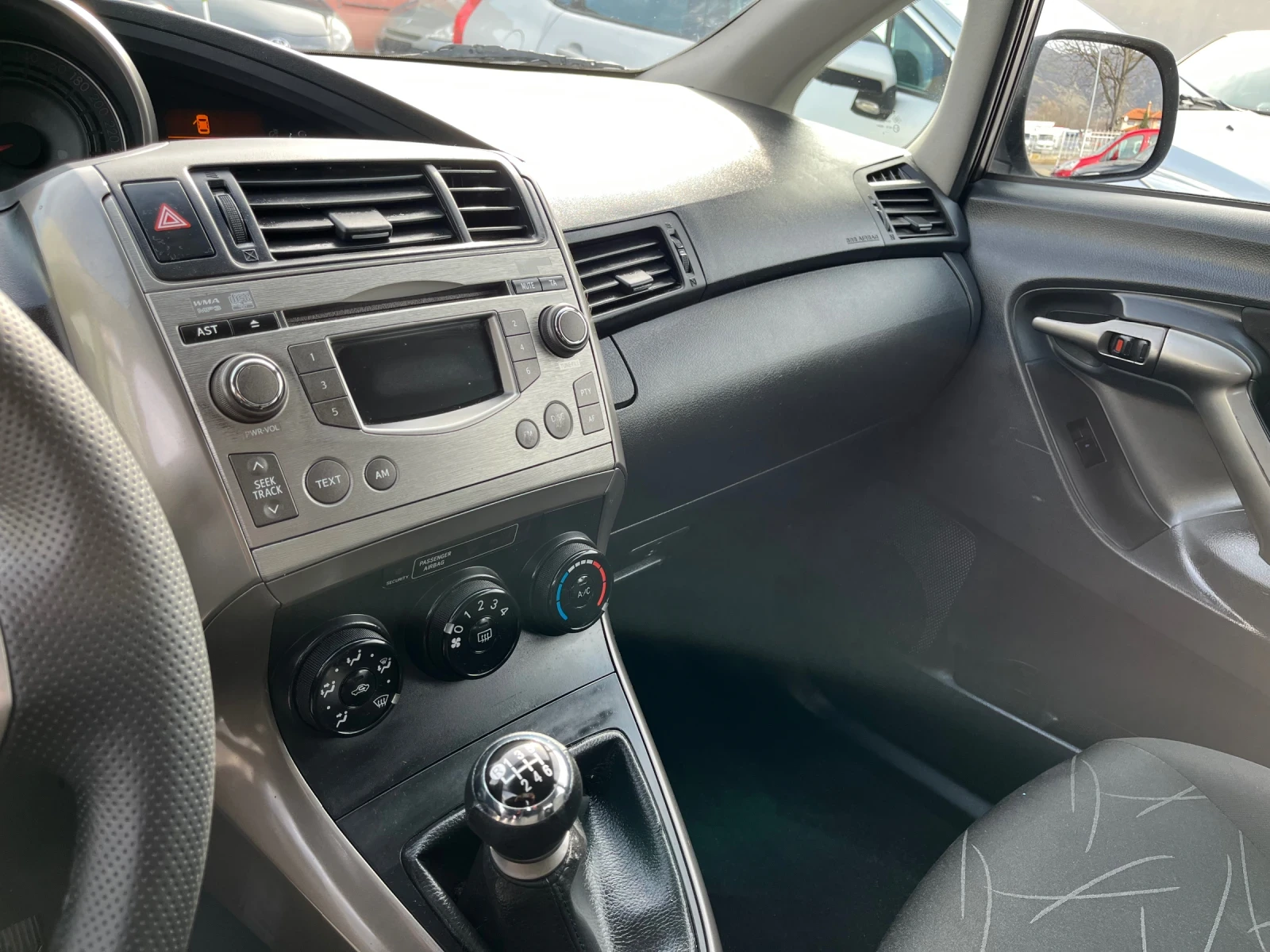 Toyota Verso 2.0  - изображение 6