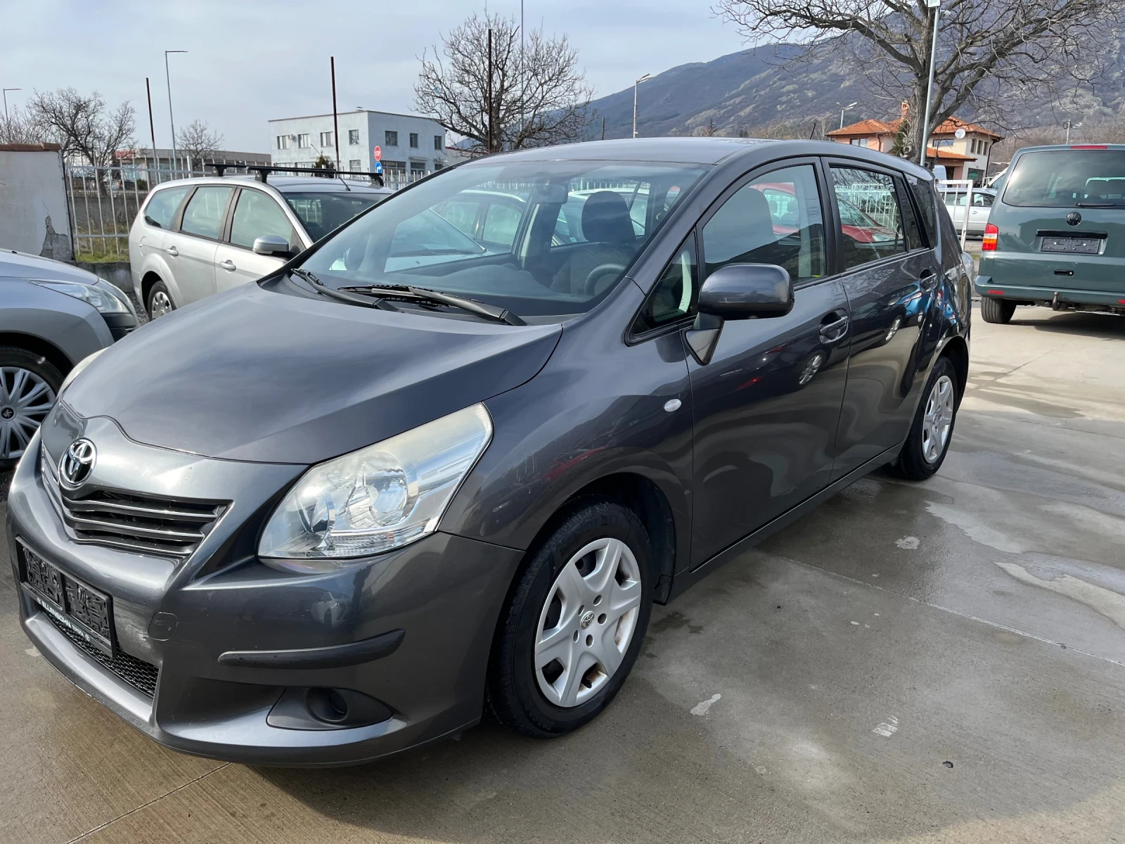 Toyota Verso 2.0  - изображение 2