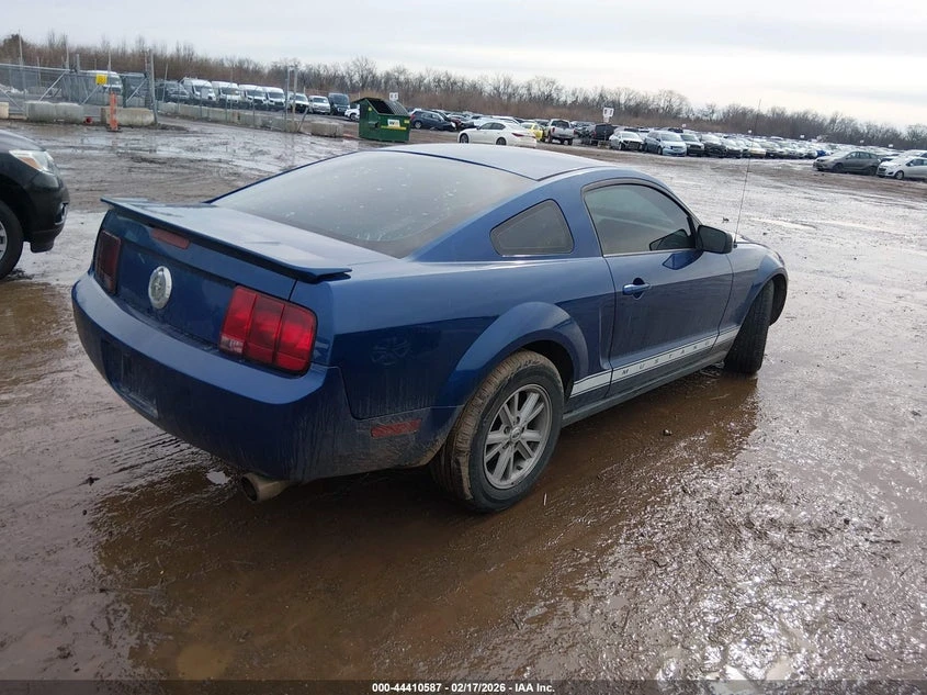 Ford Mustang 4.0l V6/V6 Premium - изображение 4