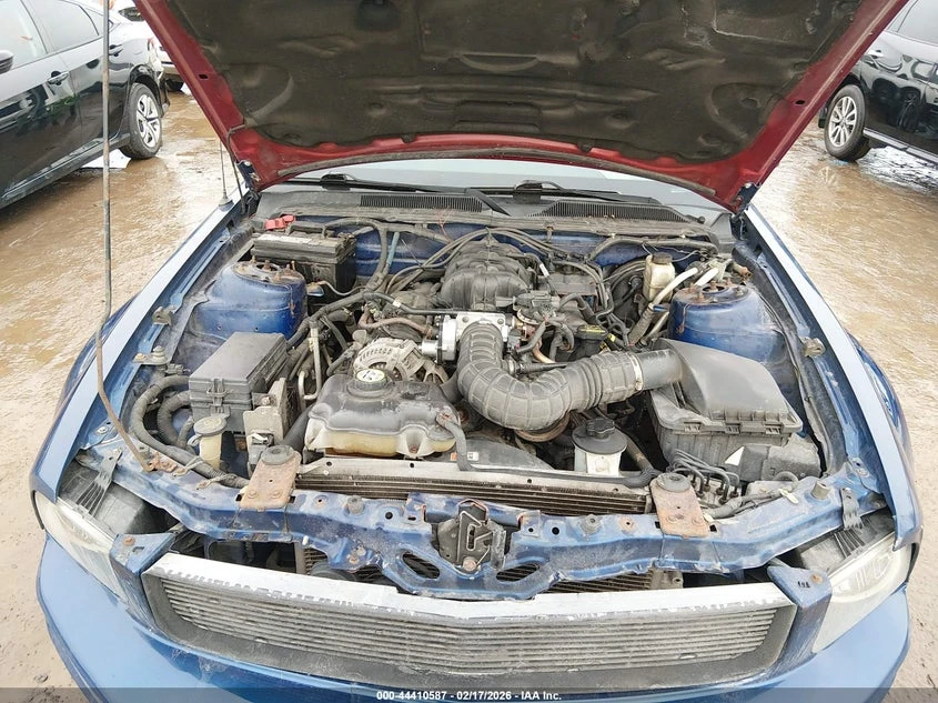 Ford Mustang 4.0l V6/V6 Premium - изображение 10