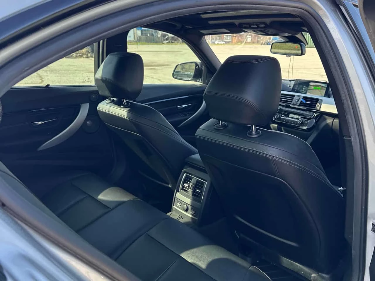 BMW 340 xDrive /CAMERA/HARMAN KARDON/ PANO, снимка 16 - Автомобили и джипове - 54161944