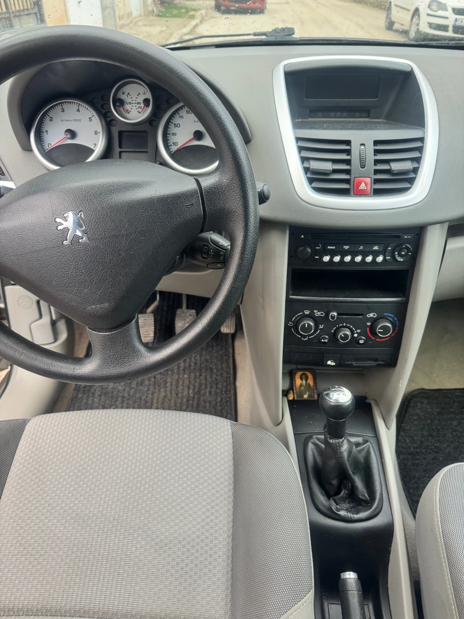 Peugeot 207 1.4 GPL, снимка 6 - Автомобили и джипове - 54207013