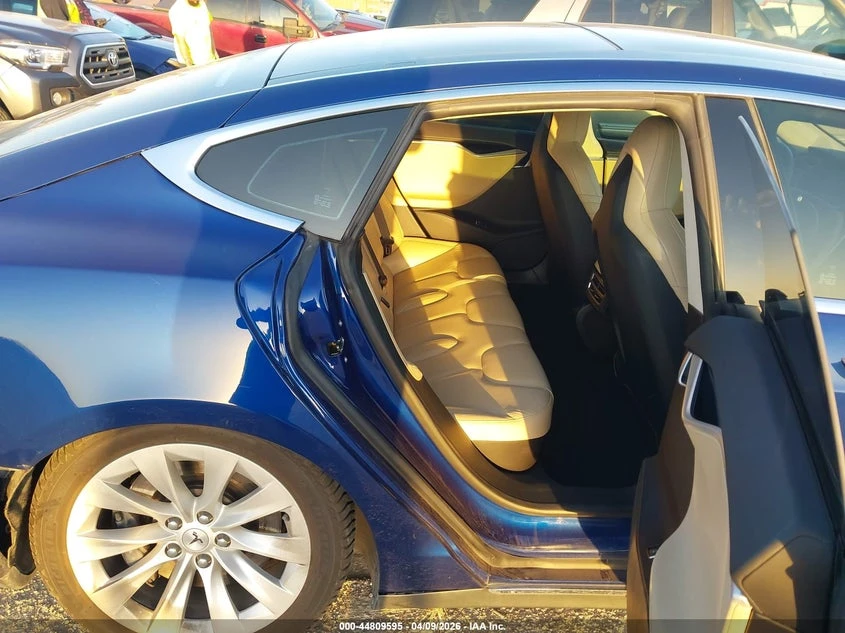 Tesla Model S RWD 85, снимка 8 - Автомобили и джипове - 54241020