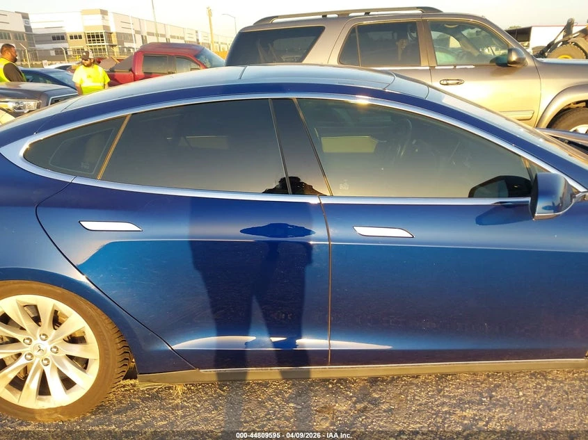 Tesla Model S RWD 85, снимка 13 - Автомобили и джипове - 54241020