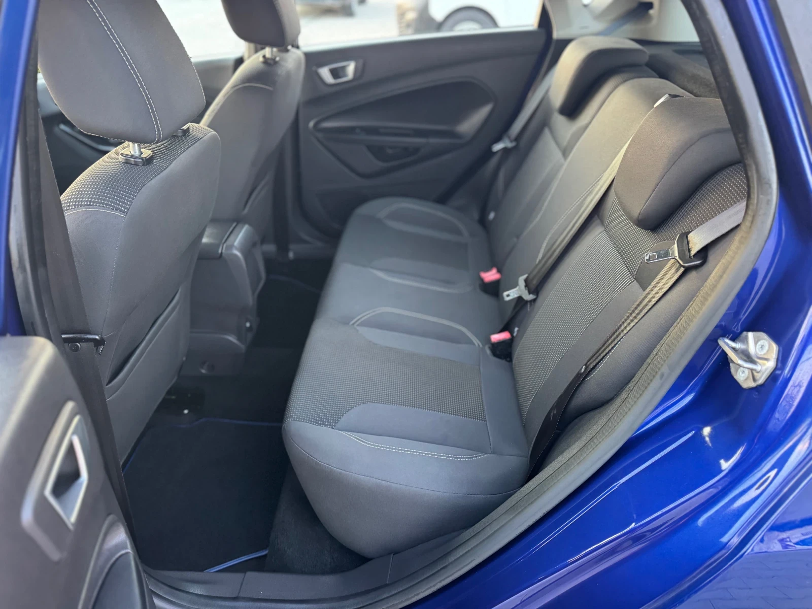 Ford Fiesta CarPlay TITANIUM, снимка 14 - Автомобили и джипове - 54353517