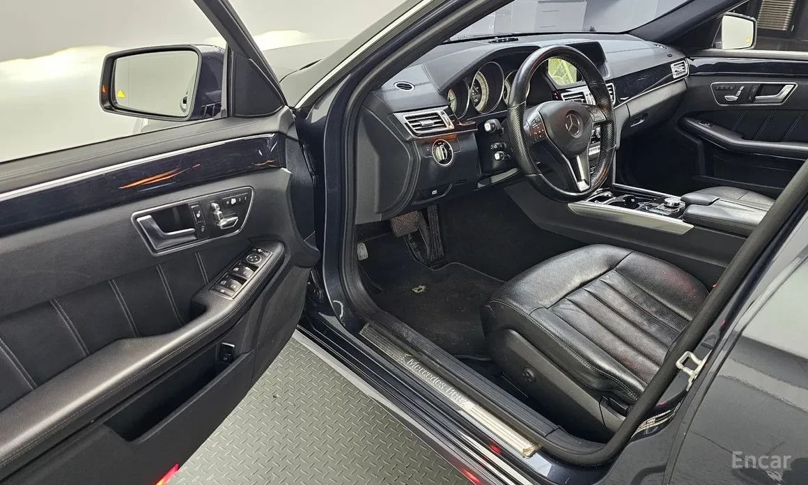 Mercedes-Benz E 400 AMG Line * Подгрев / Обдухване * 360, снимка 7 - Автомобили и джипове - 54421719
