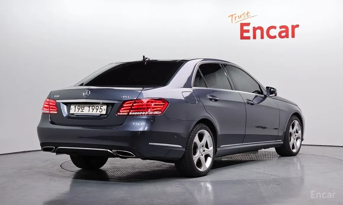 Mercedes-Benz E 400 AMG Line * Подгрев / Обдухване * 360, снимка 2 - Автомобили и джипове - 54421719