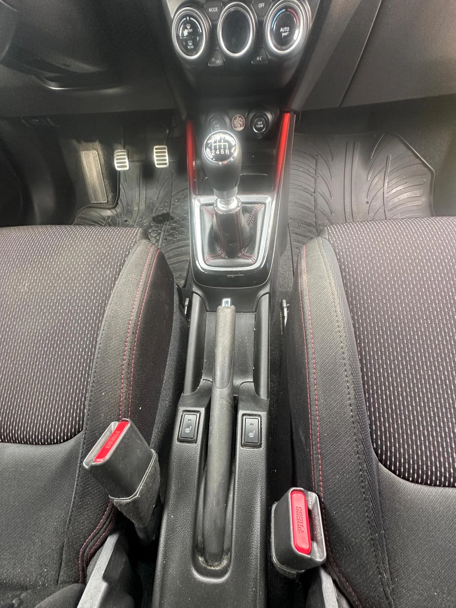 Suzuki Swift Sport Turbo 1.4  , снимка 11 - Автомобили и джипове - 55357137