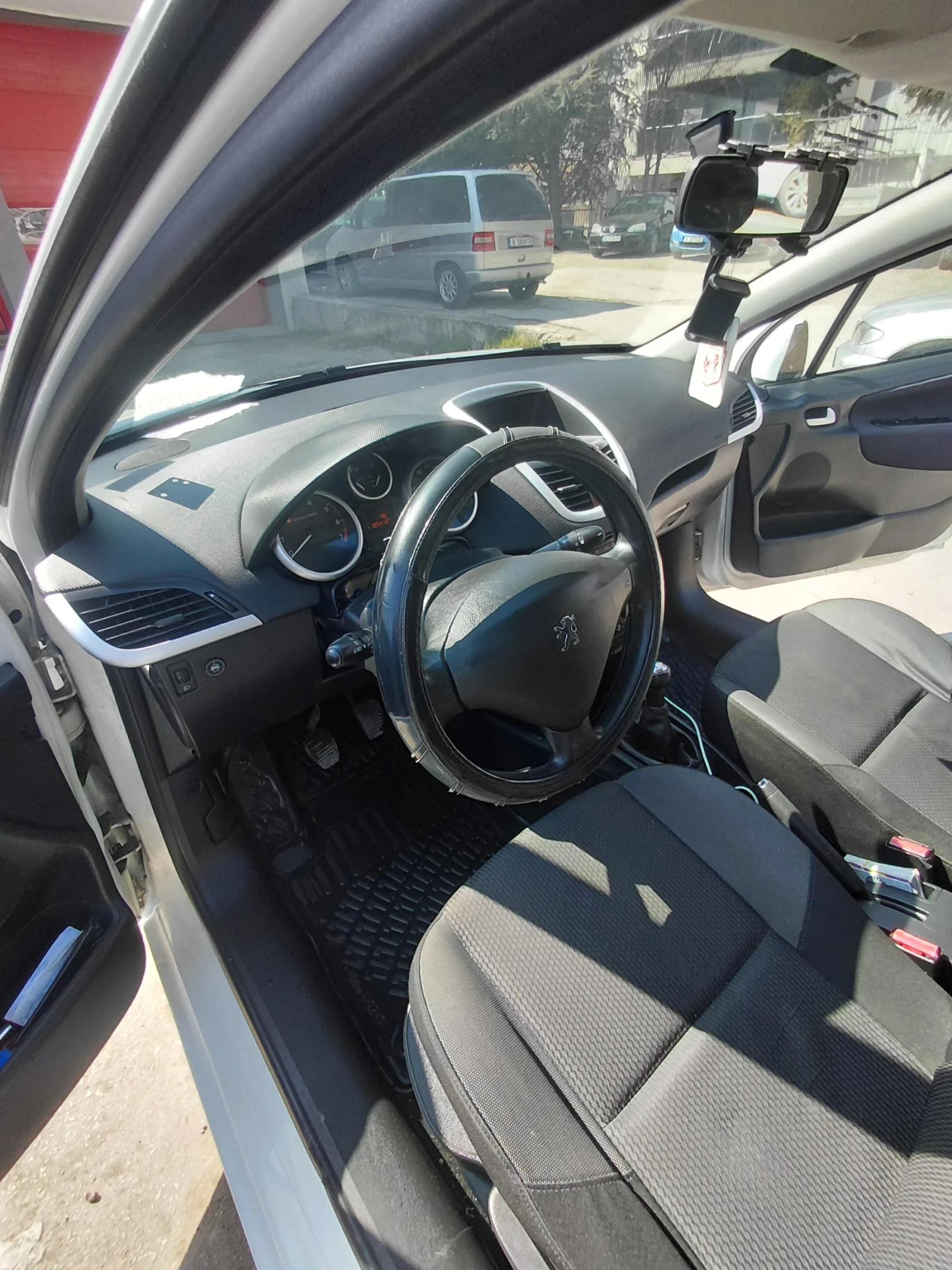 Peugeot 207, снимка 11 - Автомобили и джипове - 55846695