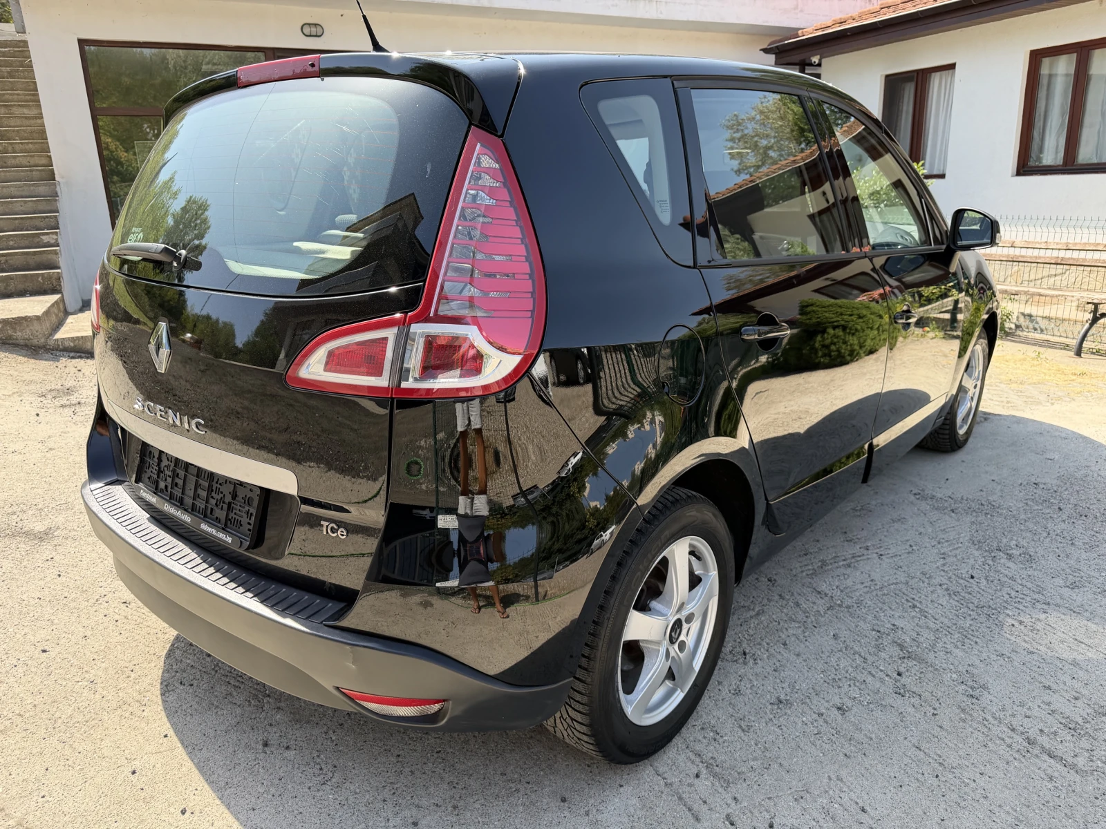 Renault Scenic 1.4Tce, снимка 4 - Автомобили и джипове - 55873242