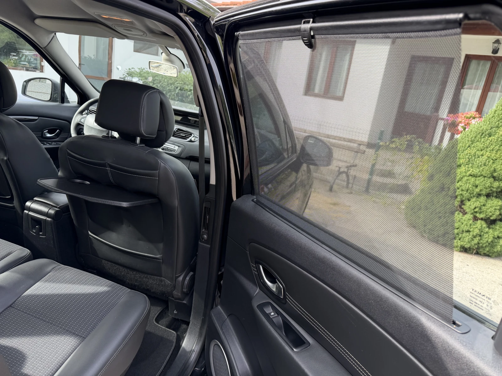 Renault Scenic 1.4Tce, снимка 15 - Автомобили и джипове - 55873242