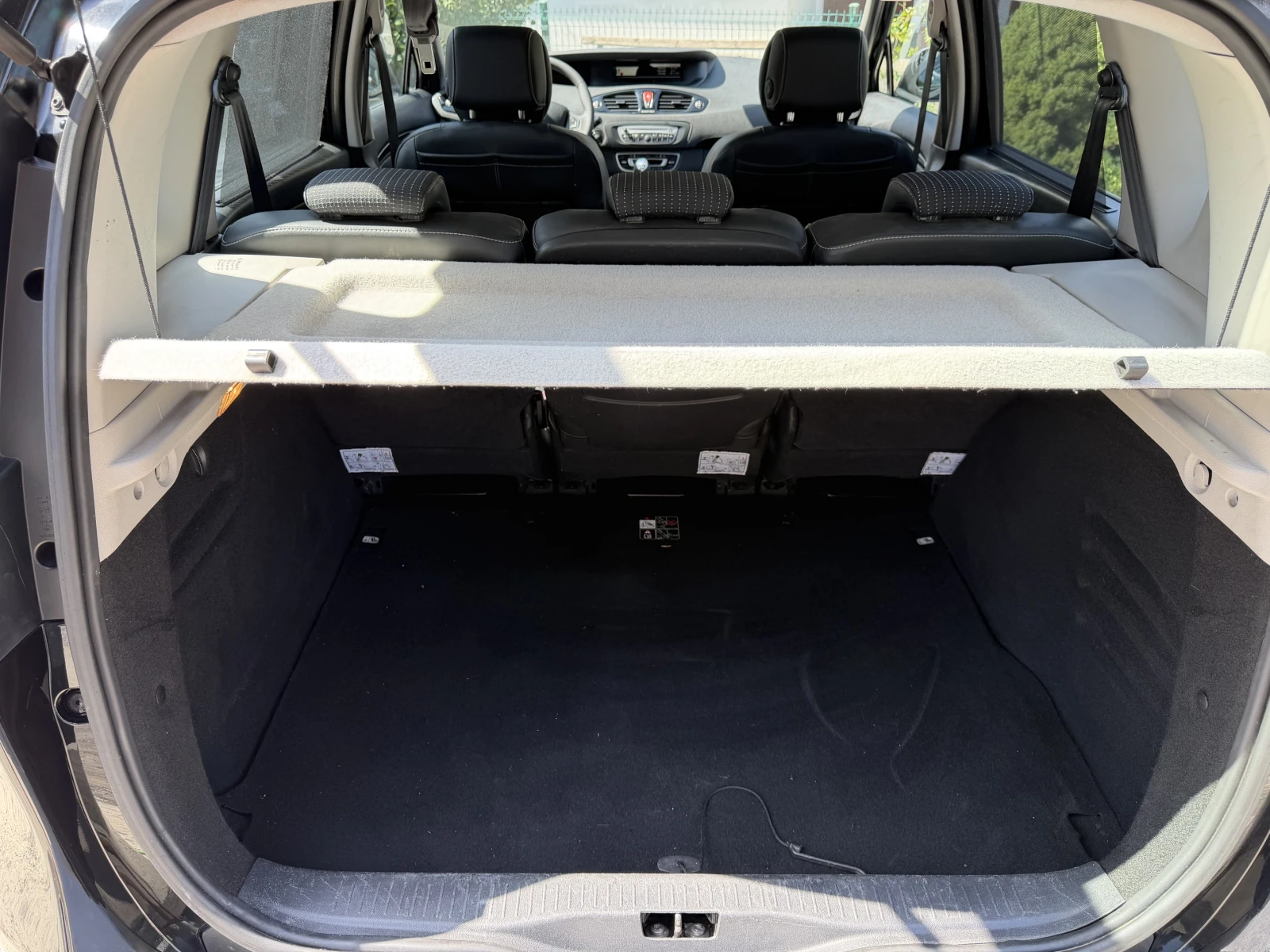 Renault Scenic 1.4Tce, снимка 14 - Автомобили и джипове - 55873242
