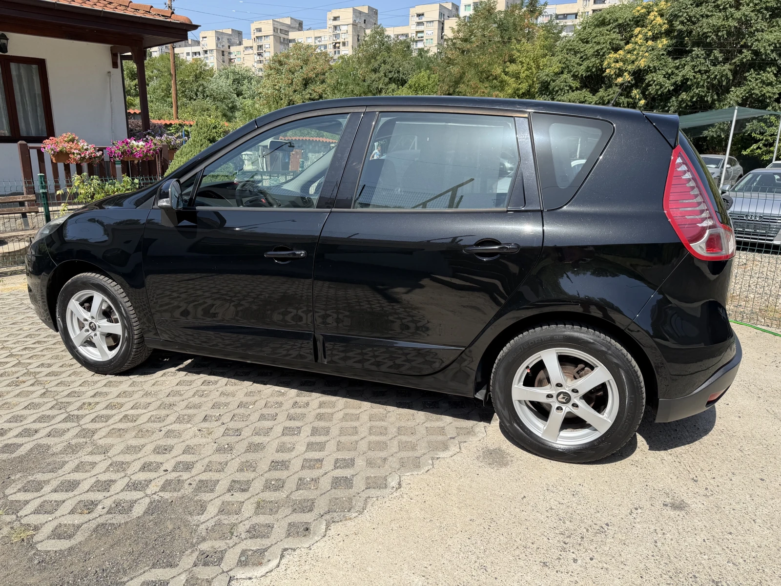 Renault Scenic 1.4Tce, снимка 7 - Автомобили и джипове - 55873242