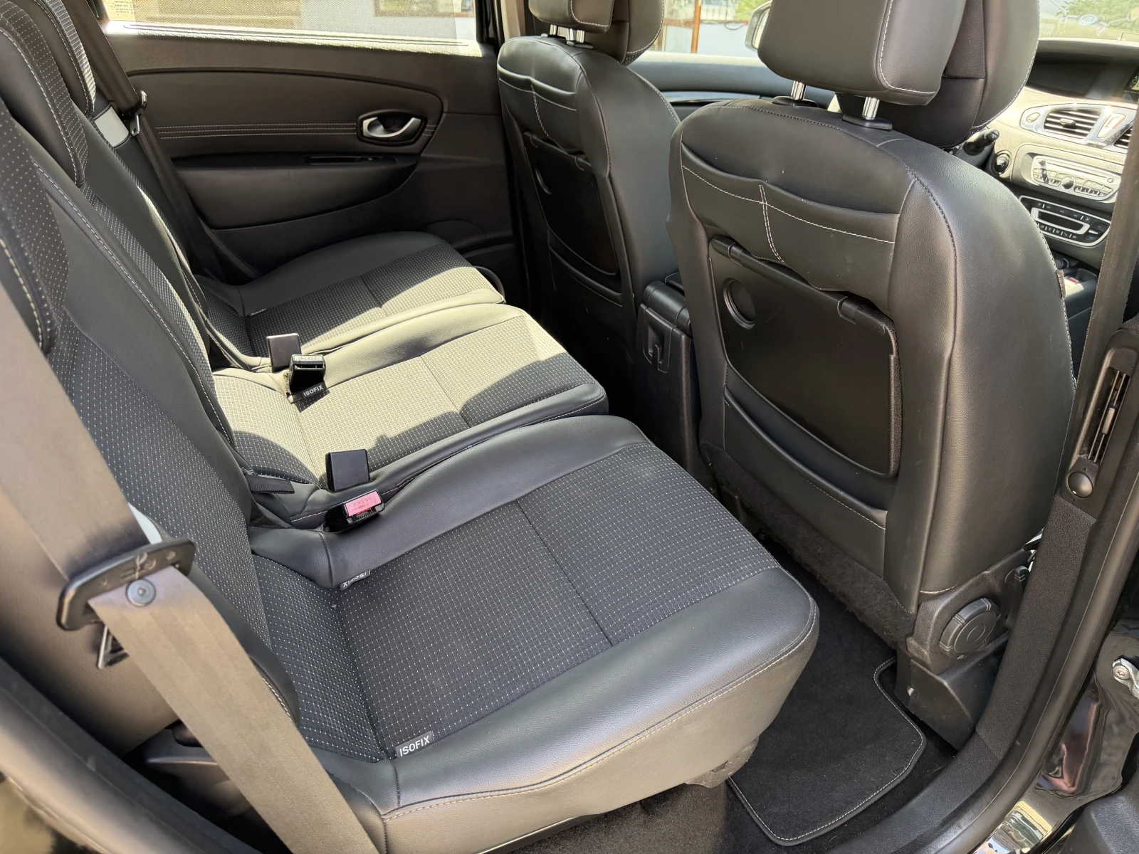 Renault Scenic 1.4Tce, снимка 13 - Автомобили и джипове - 55873242