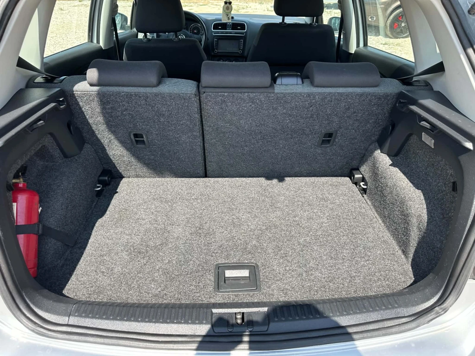 VW Polo 1.6 90ps, снимка 15 - Автомобили и джипове - 56006993