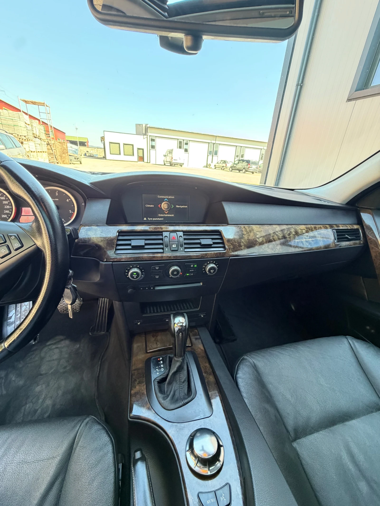 BMW 530 M-ПАКЕТ/218к.с./ГОТОВ ЛИЗИНГ!/, снимка 11 - Автомобили и джипове - 56022135