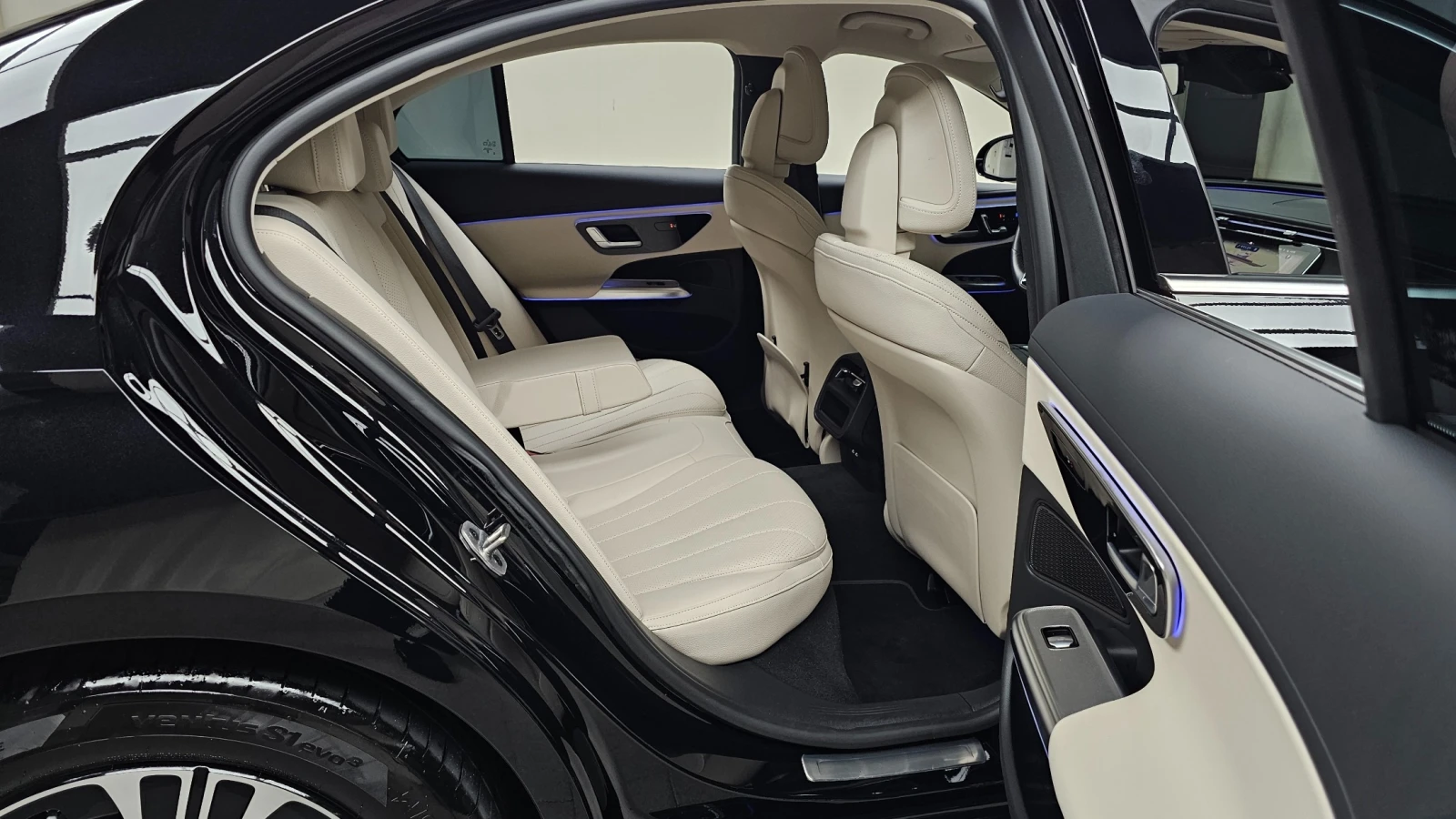 Mercedes-Benz E 200 2.0 Turbo W214 Avantgarde , снимка 10 - Автомобили и джипове - 56106206