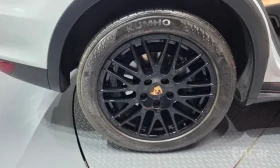 Porsche Cayenne PLATINUM EDITION / DIESEL / ПАНО / ОБДУХ / ЛИЗИНГ, снимка 5