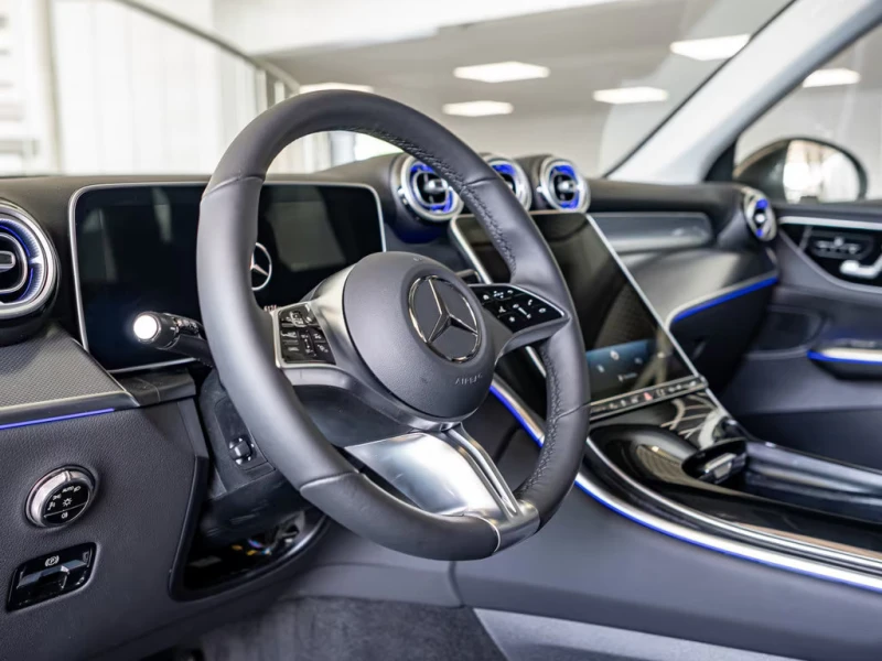 Mercedes-Benz GLC 300 AVANTGARDE/313HP/4MATIC/AHK/LED/AMBI/CARPLAY/207g, снимка 6 - Автомобили и джипове - 51487439