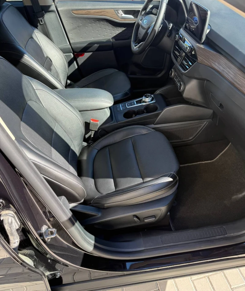 Ford Escape TITANIUM, снимка 9 - Автомобили и джипове - 52319984