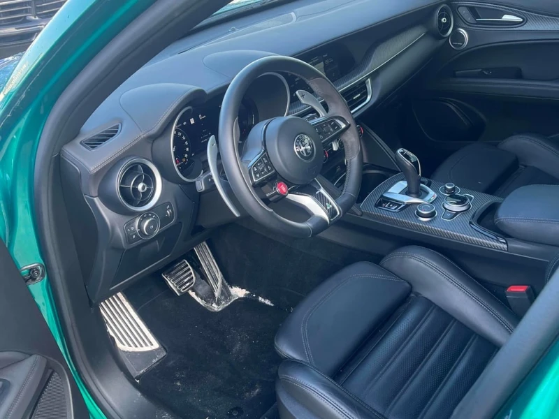Alfa Romeo Stelvio * Quadrifoglio * CARFAX * БЕЗ ПЪРВОНАЧАЛНА ВНОСКА, снимка 5 - Автомобили и джипове - 53062811