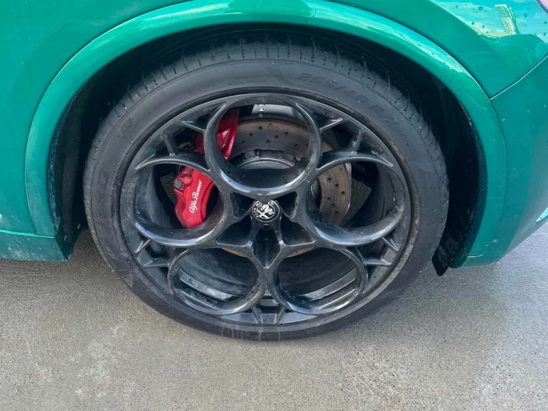Alfa Romeo Stelvio * Quadrifoglio * CARFAX * БЕЗ ПЪРВОНАЧАЛНА ВНОСКА, снимка 7 - Автомобили и джипове - 53062811
