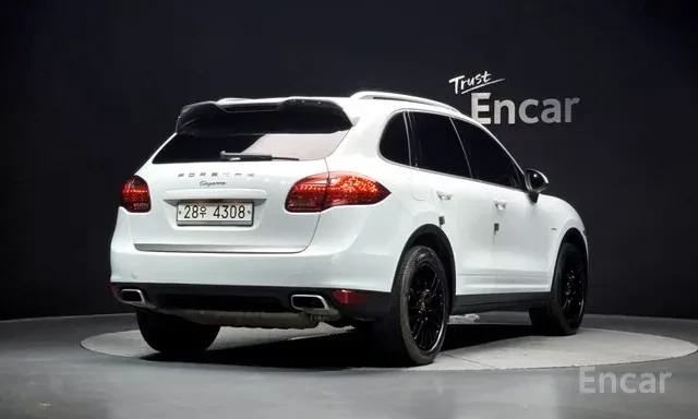 Porsche Cayenne PLATINUM EDITION / DIESEL / ПАНО / ОБДУХ / ЛИЗИНГ, снимка 2 - Автомобили и джипове - 54934622