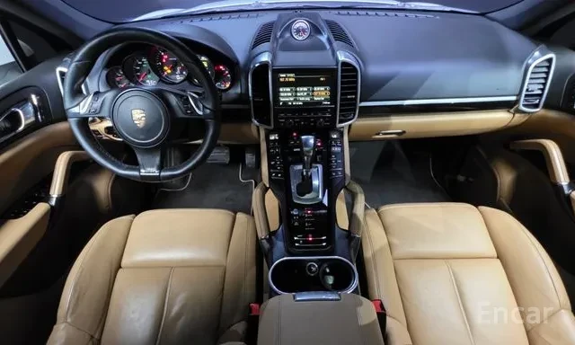 Porsche Cayenne PLATINUM EDITION / DIESEL / ПАНО / ОБДУХ / ЛИЗИНГ, снимка 7 - Автомобили и джипове - 54934622