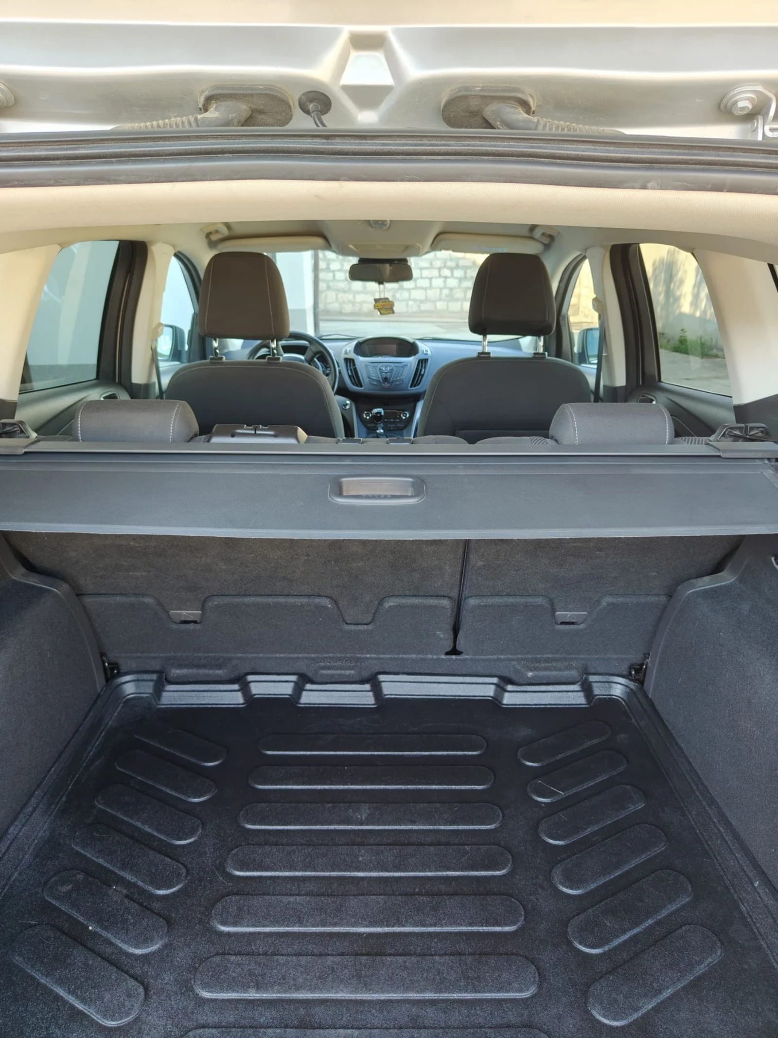 Ford Kuga  - изображение 8