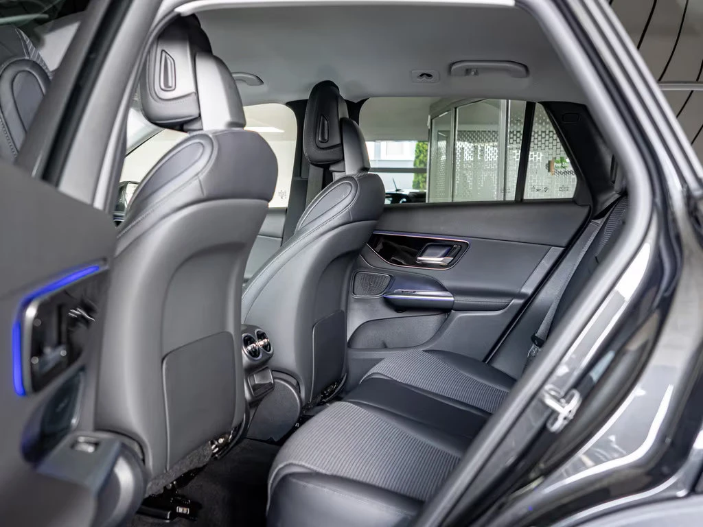 Mercedes-Benz GLC 300 AVANTGARDE/313HP/4MATIC/AHK/LED/AMBI/CARPLAY/207g | Mobile.bg   13