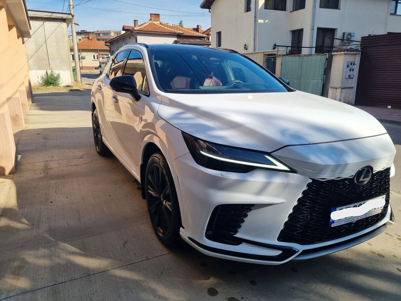 Lexus RX 500h  - изображение 2