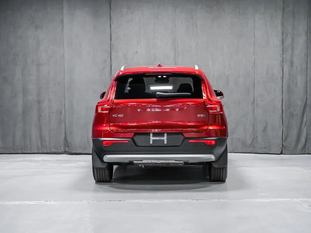 Volvo XC40 B5 Plus Bright Theme AWD * АвтоКредит* (ЦЕНА ДО БГ - изображение 3