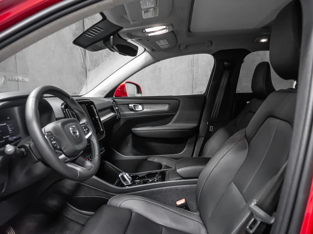 Volvo XC40 B5 Plus Bright Theme AWD * АвтоКредит* (ЦЕНА ДО БГ - изображение 8