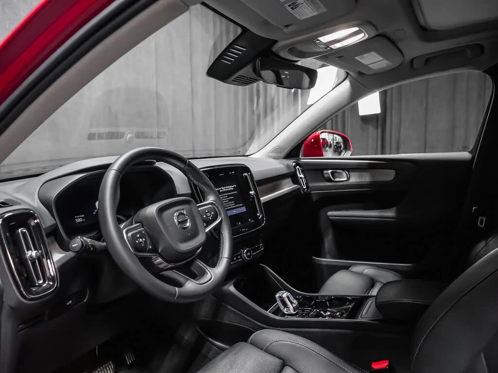 Volvo XC40 B5 Plus Bright Theme AWD * АвтоКредит* (ЦЕНА ДО БГ - изображение 7