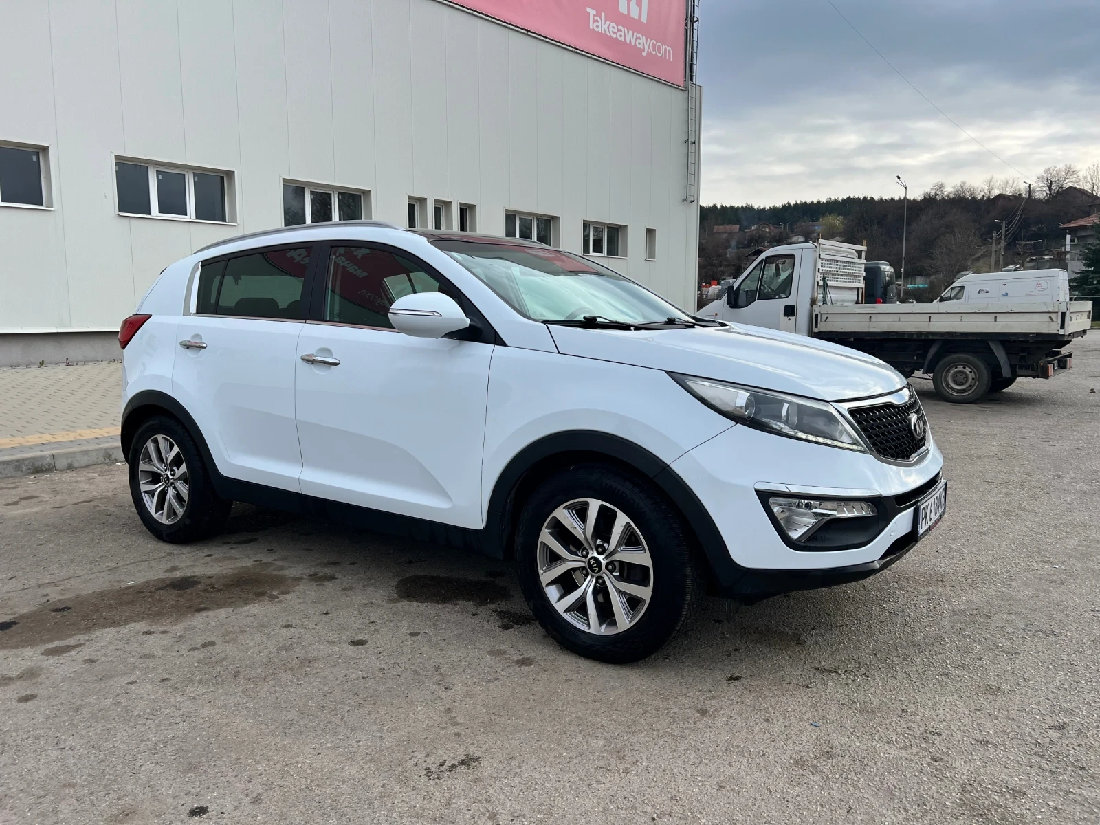 Kia Sportage 1.6i-LPG, снимка 3 - Автомобили и джипове - 53931869