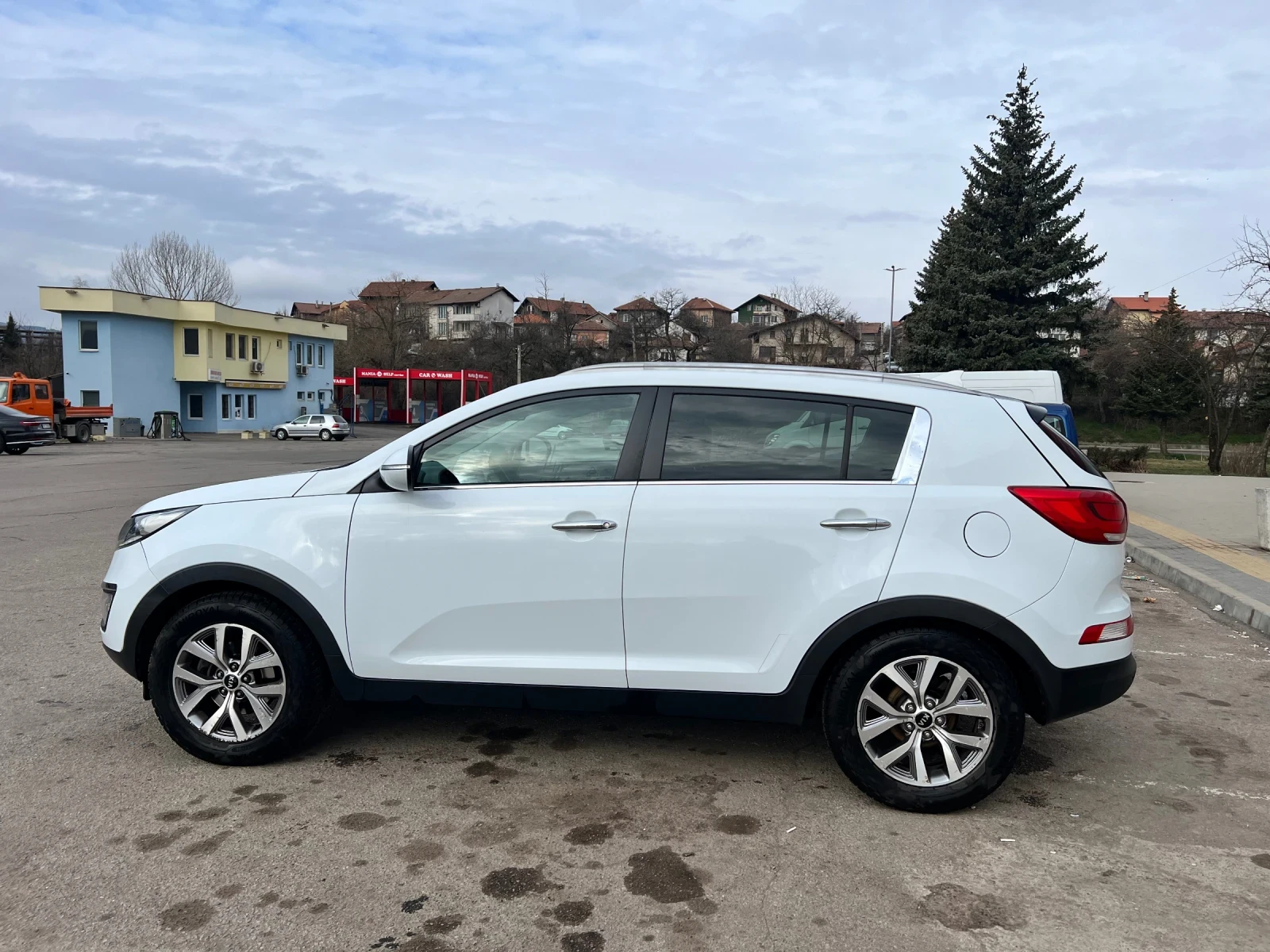 Kia Sportage 1.6i-LPG, снимка 7 - Автомобили и джипове - 53931869