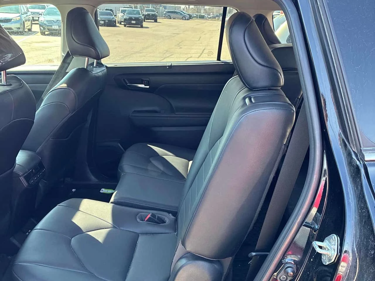 Toyota Highlander * XLE * ПРЕДСТАВИТЕЛСТВО * КАМЕРА * ПОДГРЕВ, снимка 11 - Автомобили и джипове - 54150574