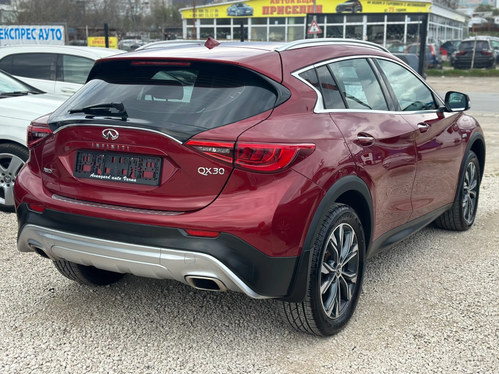 Infiniti QX30 2.0T AWD FACELIFT, снимка 4 - Автомобили и джипове - 54155847