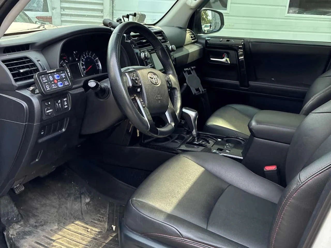 Toyota 4runner * 4WD * АВТОКРЕДИТ БЕЗ ПЪРВОНАЧАЛНА ВНОСКА* , снимка 5 - Автомобили и джипове - 55157816
