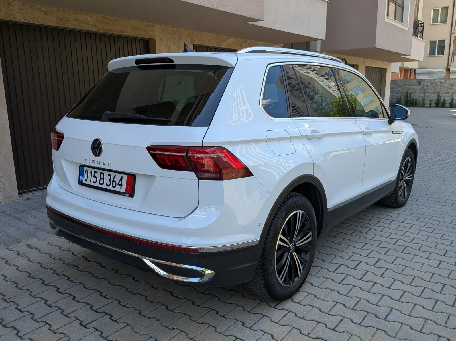 VW Tiguan 2.0TDI/150/DSG/IQ Light/EU6, снимка 2 - Автомобили и джипове - 55215325