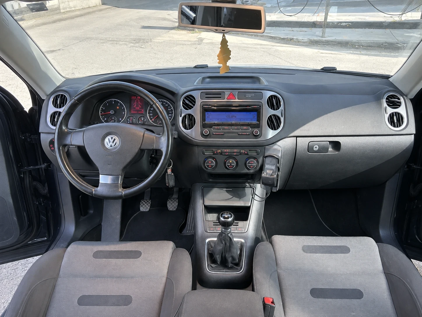 VW Tiguan, снимка 5 - Автомобили и джипове - 55580304