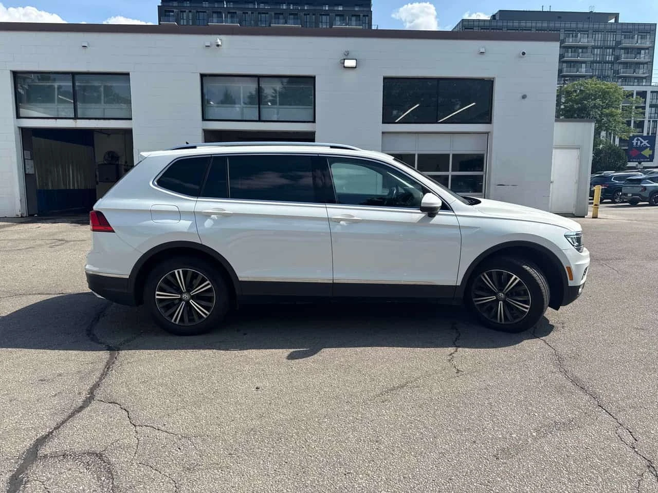 VW Tiguan * Highline * CARFAX * ОТ ПРЕДСТАВИТЕЛСТВО НА VW * , снимка 3 - Автомобили и джипове - 55697214