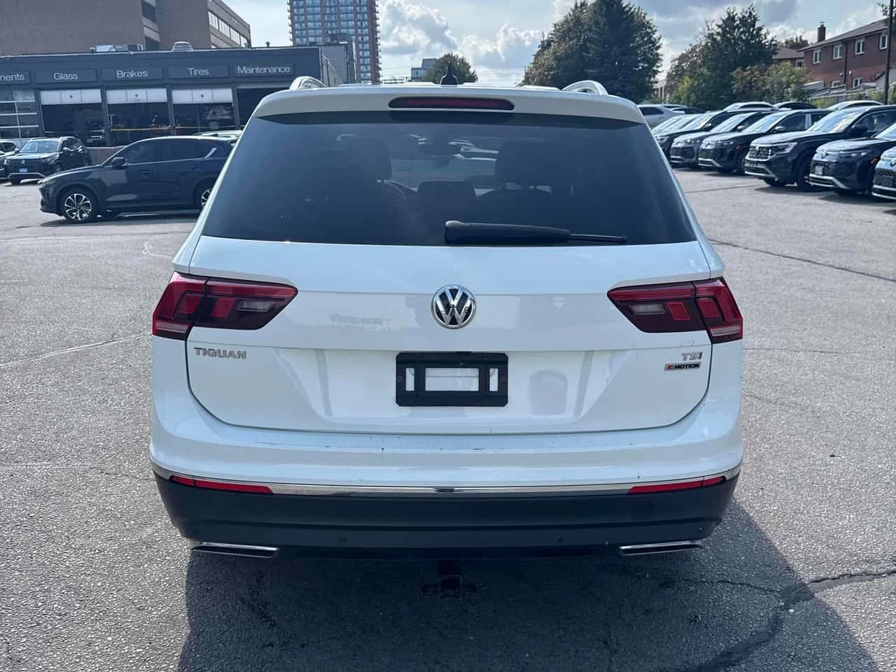 VW Tiguan * Highline * CARFAX * ОТ ПРЕДСТАВИТЕЛСТВО НА VW * , снимка 4 - Автомобили и джипове - 55697214