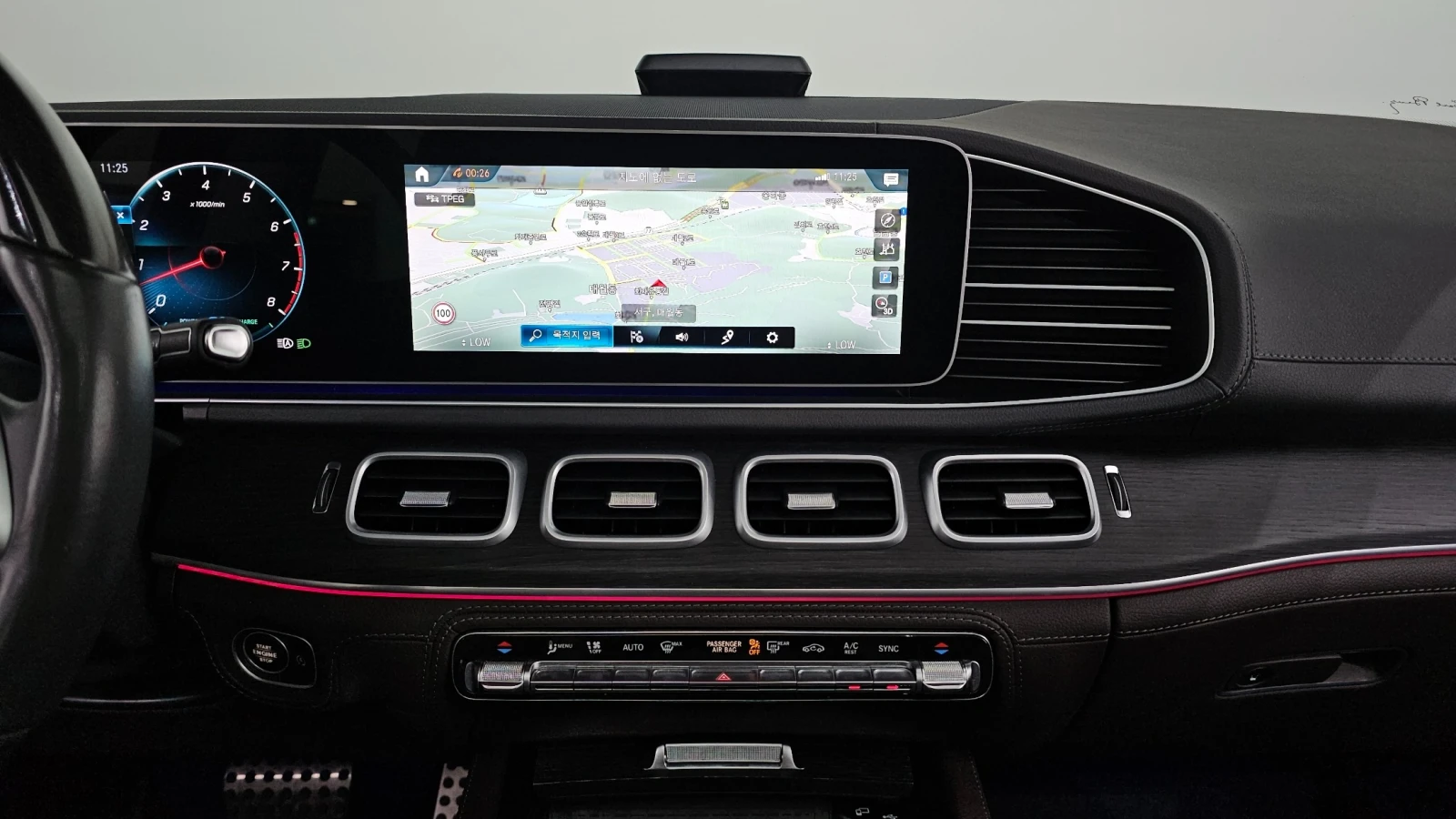 Mercedes-Benz GLS580 * MASSAGE* TV* FULL MAX* , снимка 9 - Автомобили и джипове - 56163987
