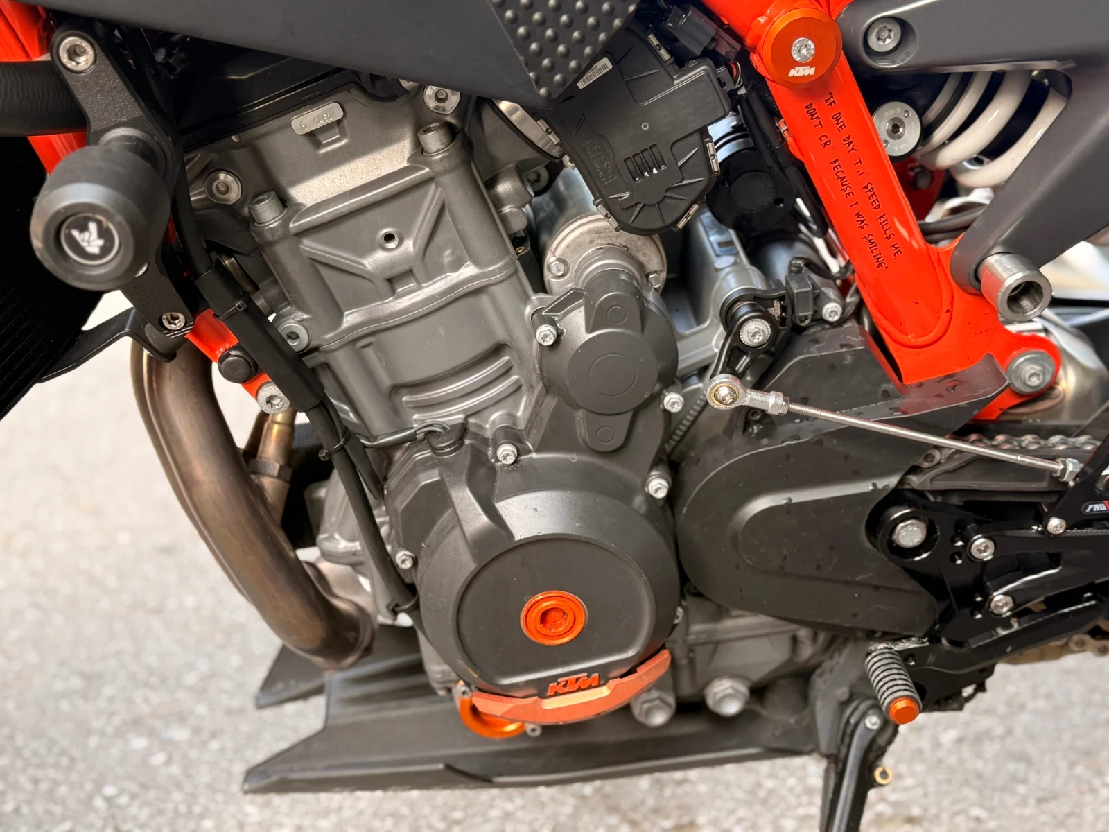 Ktm Duke 890 R , снимка 11 - Мотоциклети и мототехника - 56111486